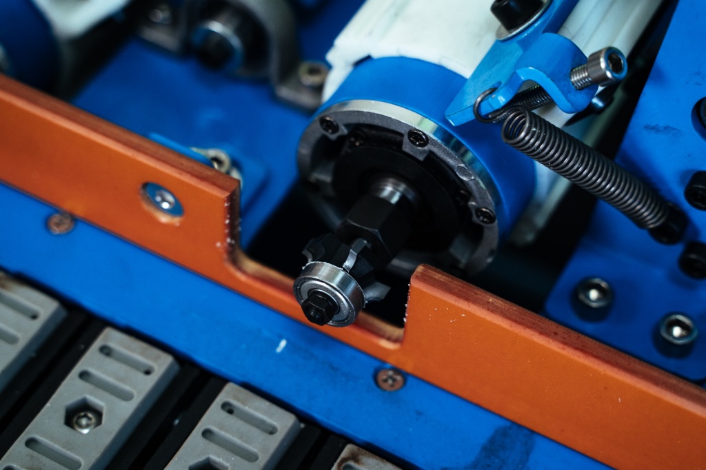 Узел снятия свесов DM-114